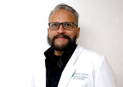 JOHNNY RAMÍREZ, Cardiólogo, Médico Intensivista y Médico Internista