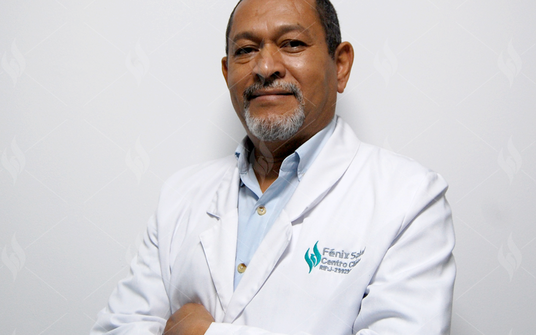 HENRY MARTÍNEZ, Neurocirujano